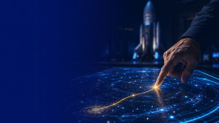 Main traçant une trajectoire sur une carte d'étoiles éclairée, moteurs de fusée encore éteints en arrière-plan, illustrant la clarté d'intention avant le choix des outils